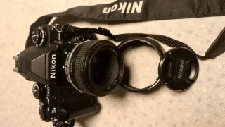 Nikon Df negra con objetivo AF-S Nikkor 50mm f/1.8