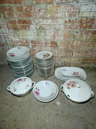 Vajilla cerámica beige y marrón