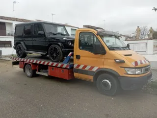 Servicio de grúas y portes de maquinaria y mas...