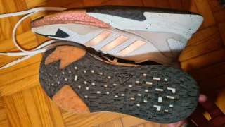 Adidas Running Talla 43 1/3 Bronce y Blanco