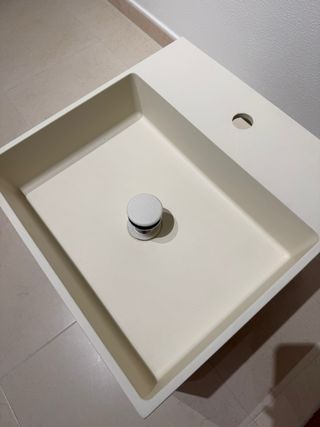 Lavabo moderno diseño cuadrado