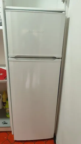 Nevera Liebherr semi nueva algo negociable