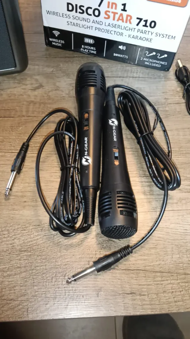 Altavoz 7en1 Karaoke con Bola Disco etc.Cuesta 80€