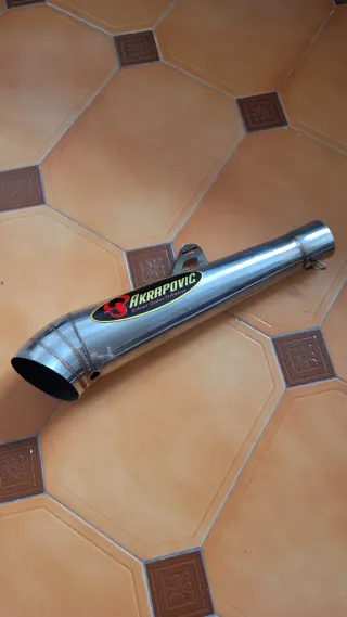 Escape Akrapovic moto
