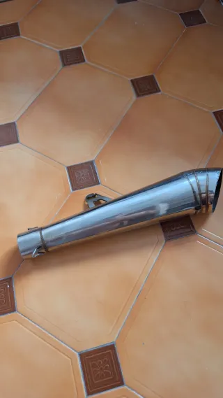 Escape Akrapovic moto