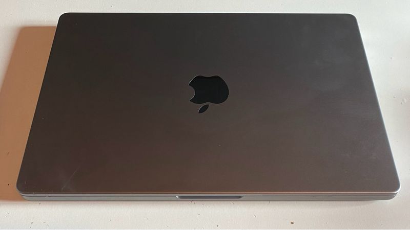 Macbook pro M1 pro 14” 2021 16gb 512ssd afbeelding 2