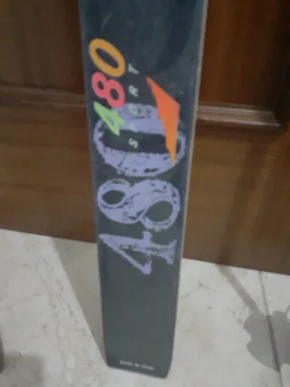 Conjunto skis/esquís Rossignol y par de bastones.