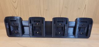 DEWALT 18V – 1 Soporte para 4 baterías