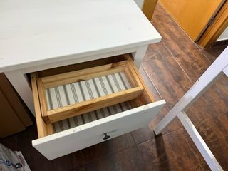 Mesita de noche Hemnes