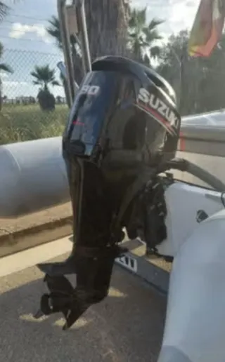 Barca semirrígida 5.70m Suzuki 90cv 4T