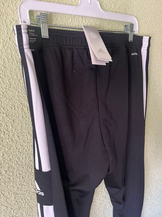 Pantalon chadal Adidas talla XL nuevo a estrenar.