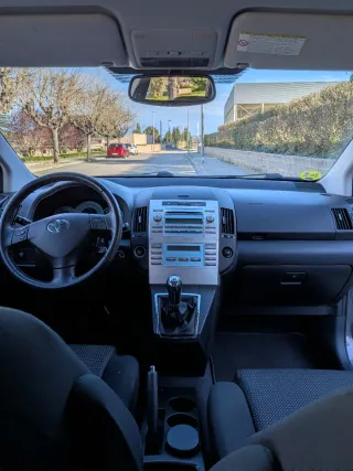 Toyota Corolla 2.2 D-4D Sport · 177 CV · 7 plazas