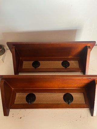 2 Percheros de Madera y Metal