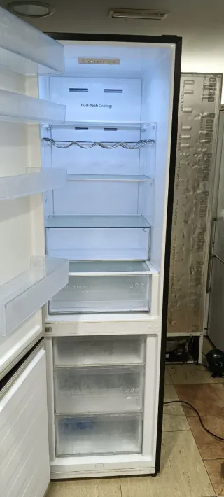 Nevera Hisense Negra No Frost energía A+