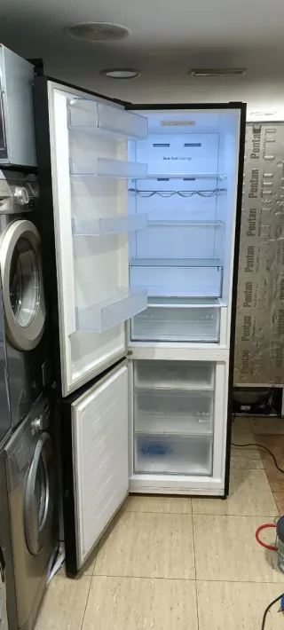 Nevera Hisense Negra No Frost energía A+