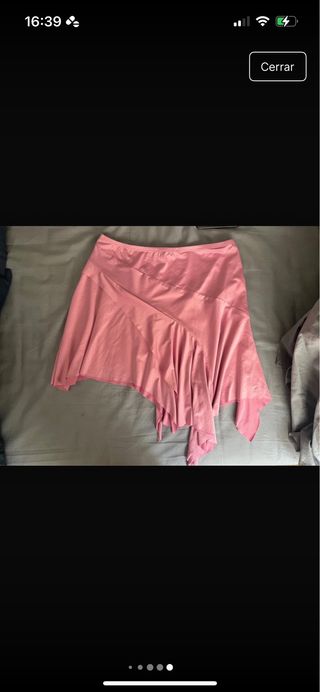 Falda asimétrica rosa