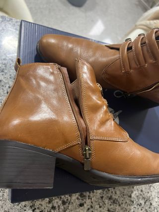 Botines de piel color avellana