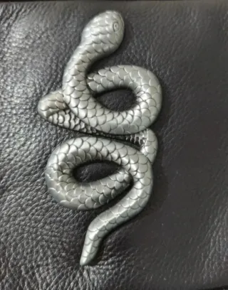 Bolso Negro Serpiente Salvador Bachiller