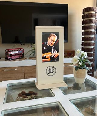 Tótem digital.  HÉROES DEL SILENCIO