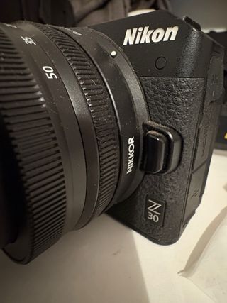 NikonZ30 + adaptador obj + bateria extra + funda