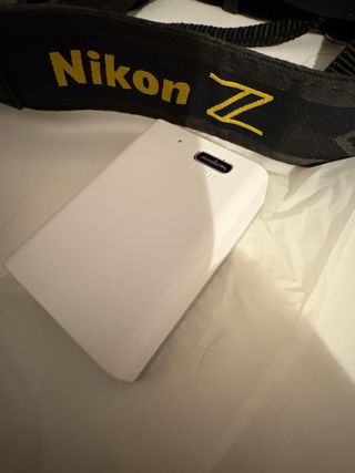 NikonZ30 + adaptador obj + bateria extra + funda