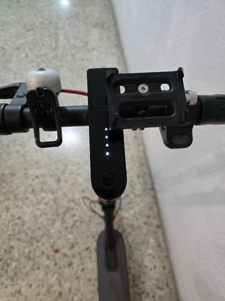 Patinete Eléctrico Xiaomi con ruedas antipinchazos