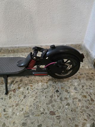 Patinete Eléctrico Xiaomi con ruedas antipinchazos