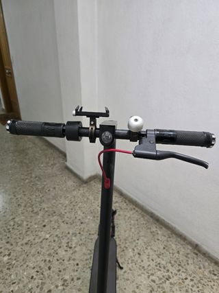 Patinete Eléctrico Xiaomi con ruedas antipinchazos