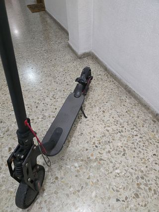 Patinete Eléctrico Xiaomi con ruedas antipinchazos