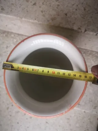 Jarrón antiguo de porcelana