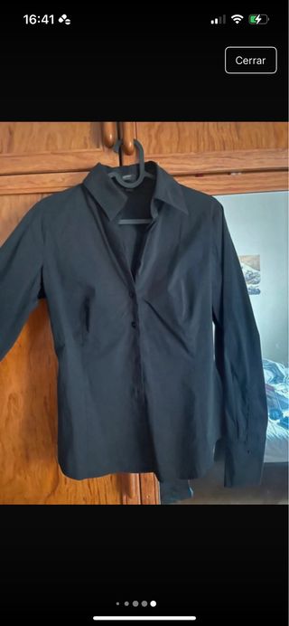 Camisa entallada negra