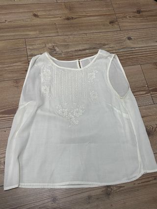 Camiseta blanca bordada sin mangas