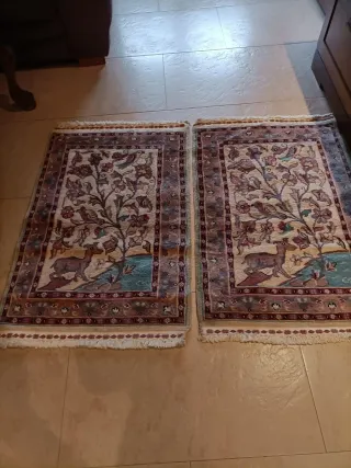 4 Alfombras Decorativas Beige y Roja