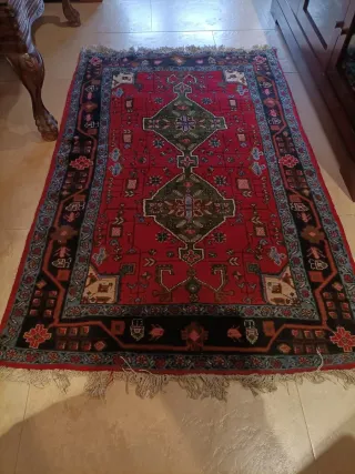 4 Alfombras Decorativas Beige y Roja