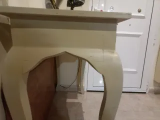 Mesa auxiliar con cajones