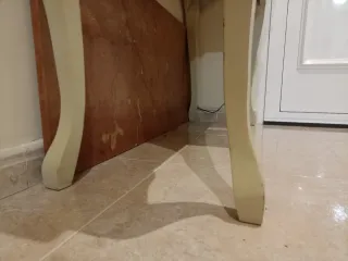 Mesa auxiliar con cajones