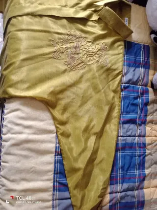 Camisa de seda tailandesa bordada