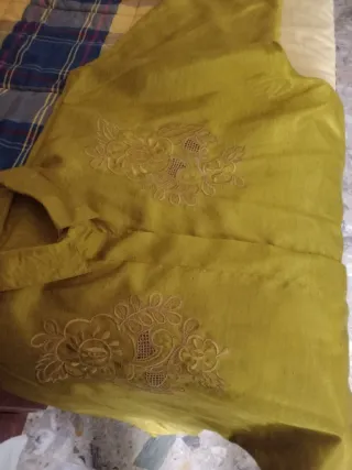 Camisa de seda tailandesa bordada