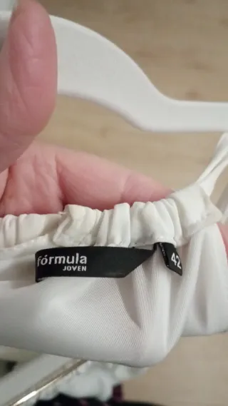 Mono azul marino y blanco