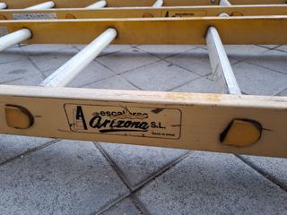 Escalera Fibra 10 y 12 peldaños dos tramos