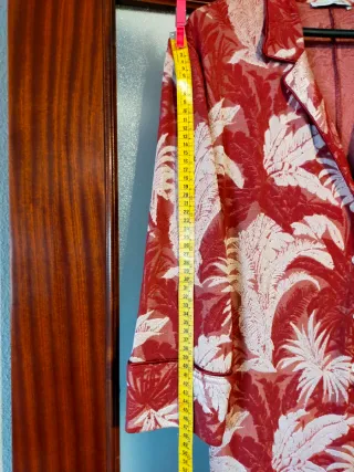 Mono Zara Estampado Tropical burdeos