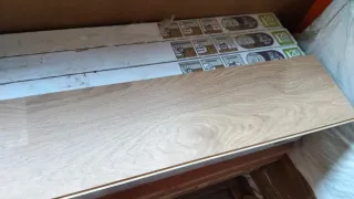 Suelo laminado Clase 32 AC4 20 años garantía