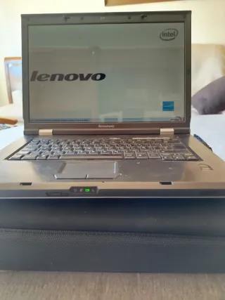 Portátil Lenovo Negro en buenísimo estado