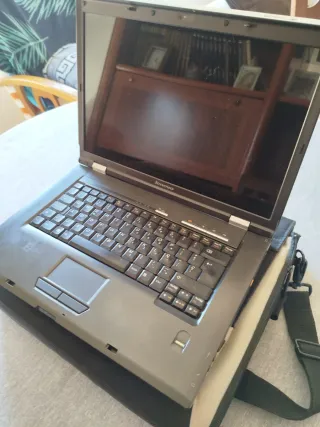 Portátil Lenovo Negro en buenísimo estado