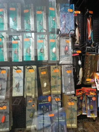 Cucharillas de pesca variadas