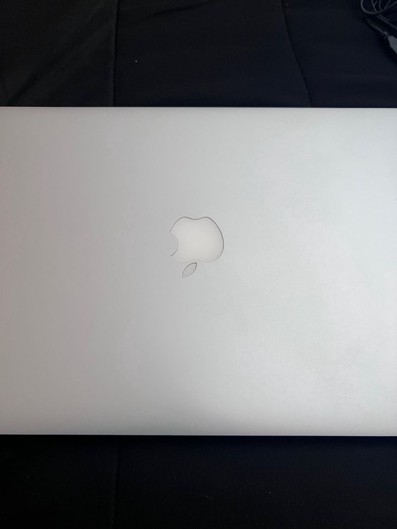 MacBook Pro 15 macOS Monterey afbeelding 2
