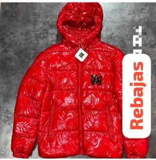 Abrigo acolchado rojo brillante