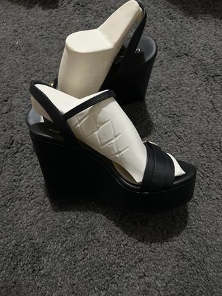 Sandalias Calvin Klein Plataforma Usadas