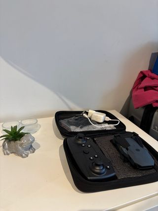 Dron y viene con su funda