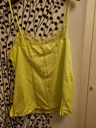 Canottiera con pizzo